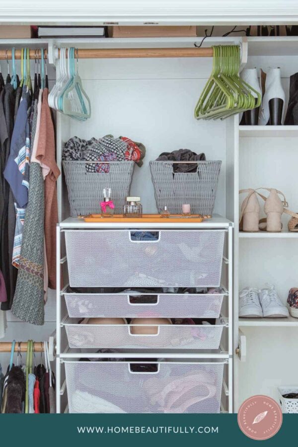 25 Amazing Closet Ideas for Teens [& Closet Organization Tips!]