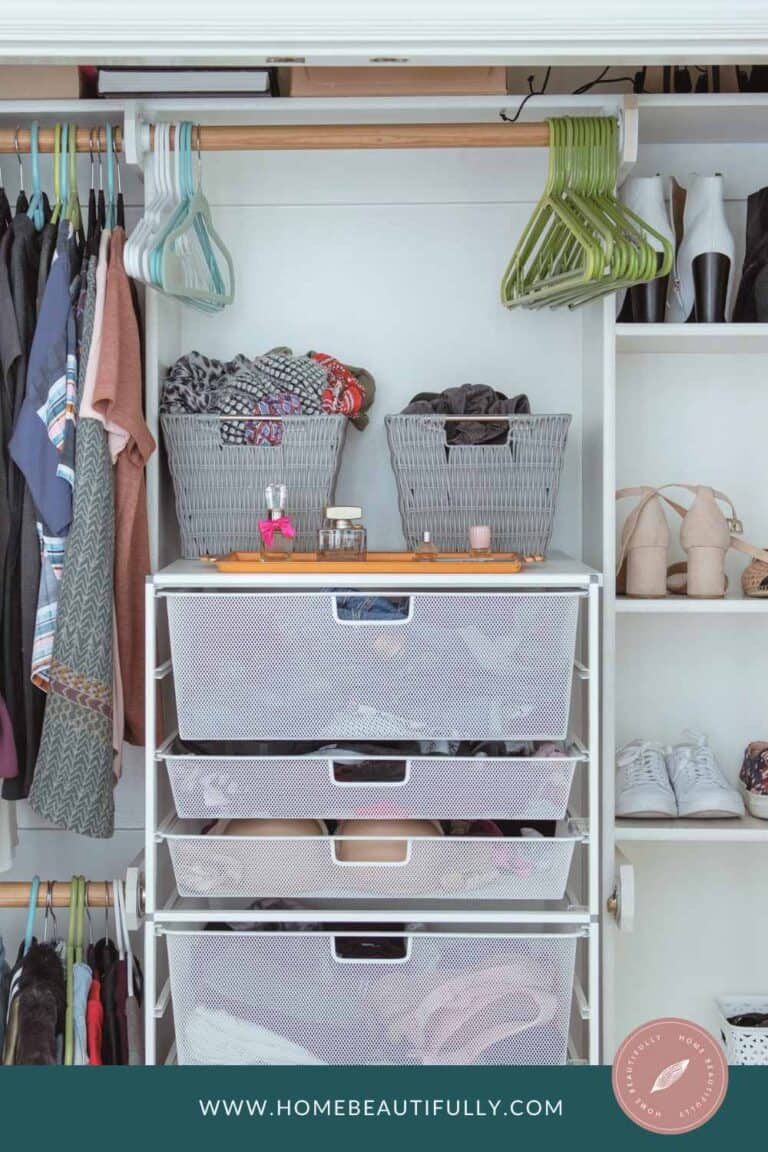 25 Amazing Closet Ideas for Teens [& Closet Organization Tips!]