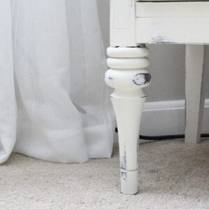 Learn to Distress Paint DIY Blog